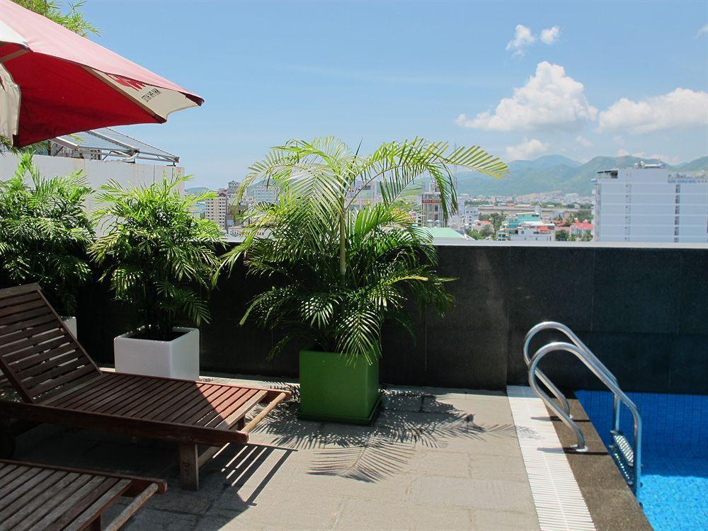 Nhi Phi Hotel Nha Trang Extérieur photo